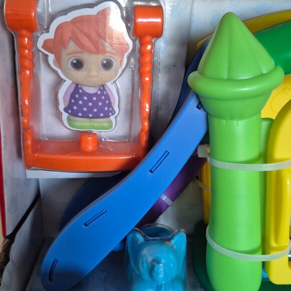 CoComelon Little Play Gym • Baby Playset • Slide, Swing & Spinner • JJ Toy - Picture 4 of 8